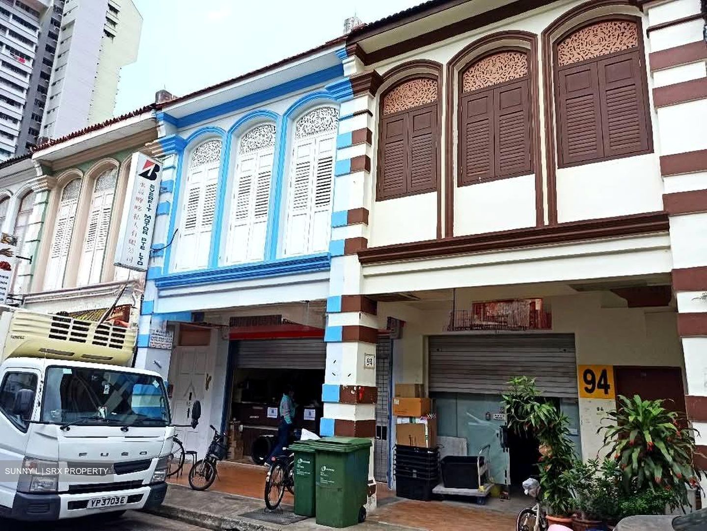 Desker Road Conservation Area (D8), Retail #563414321